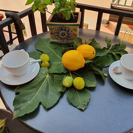 Casa Vacanze Rosy "Nel Verde" パリヌロ エクステリア 写真